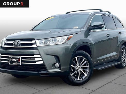 Used 2018 Toyota Highlander XLE AWD/4WD image 1