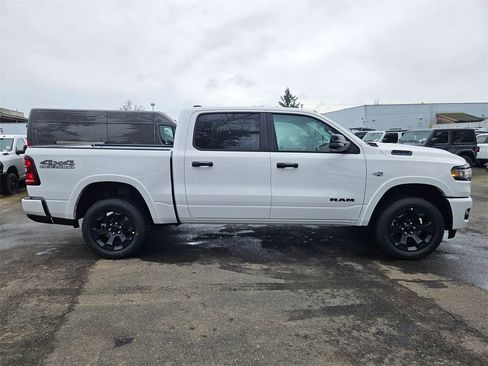 New 2026 RAM 1500 4x4 Crew Cab image 8