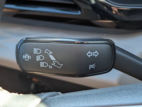 Certified 2024 Volkswagen Taos S FWD image 31