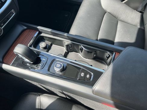 Certified 2025 Volvo S60 B5 Plus AWD/4WD image 19