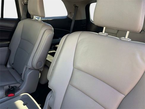 Used 2019 Honda Pilot Touring image 13