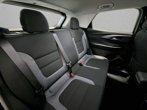 Used 2025 Chevrolet TrailBlazer LS FWD image 29