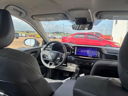 New 2026 Toyota Camry XLE image 29