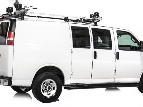 Used 2017 GMC Savana 2500 image 3