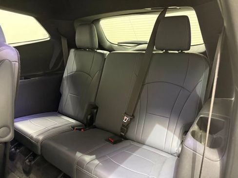 Certified 2023 Buick Enclave Essence image 25