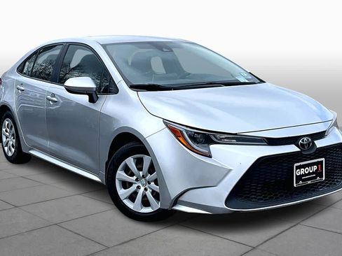 Used 2020 Toyota Corolla LE image 3