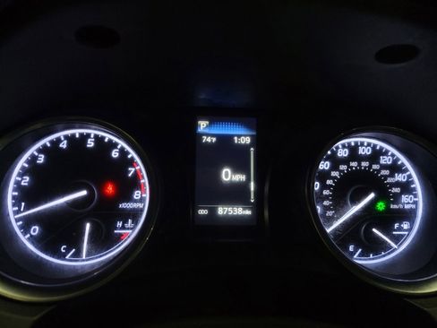 Used 2019 Toyota Camry LE FWD image 23