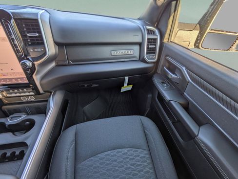 New 2026 RAM 2500 Big Horn AWD/4WD image 18