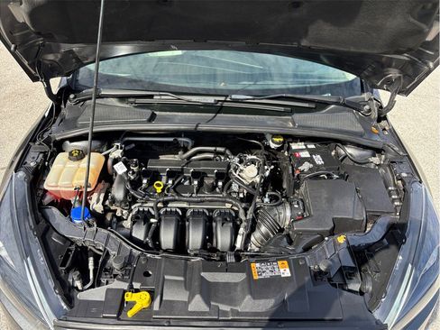 Used 2016 Ford Focus Titanium image 42