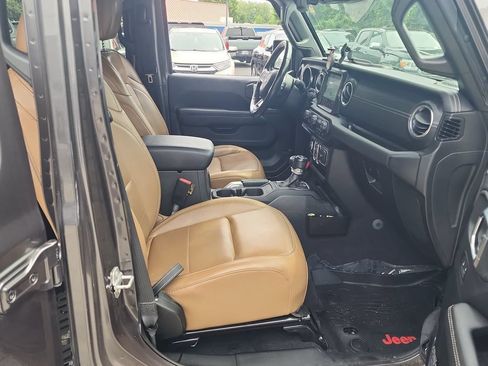 Used 2021 Jeep Wrangler Unlimited Sahara AWD/4WD image 27