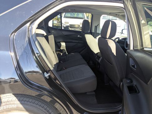 Used 2023 Chevrolet Equinox LT image 30