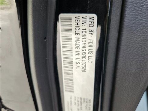 Used 2024 Dodge Durango SXT w/ SXT Blacktop Group RWD image 22