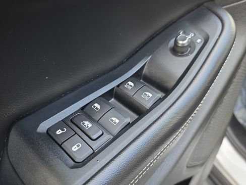 Used 2023 Jeep Grand Cherokee L Laredo RWD image 21