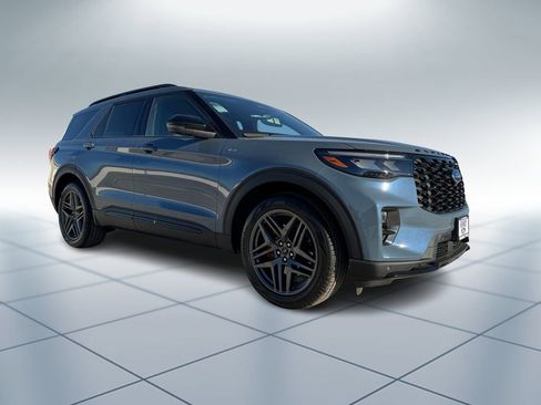 New 2026 Ford Explorer ST-Line w/ ST-Line Street Pack image 2