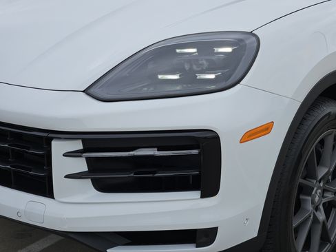 Certified 2026 Porsche Cayenne Coupe AWD/4WD image 12