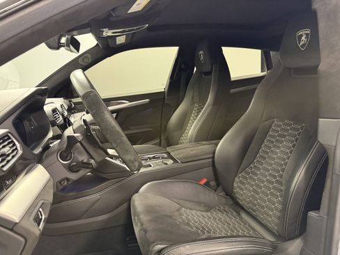 Used 2021 Lamborghini Urus image 8