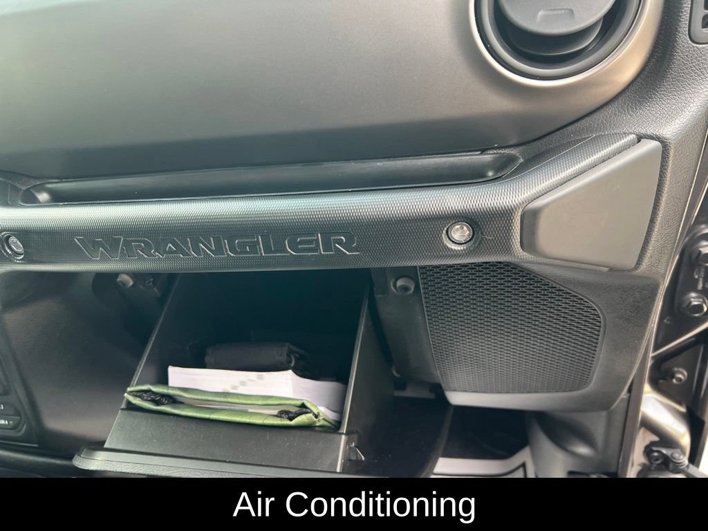 Certified 2021 Jeep Wrangler Sport AWD/4WD image 19