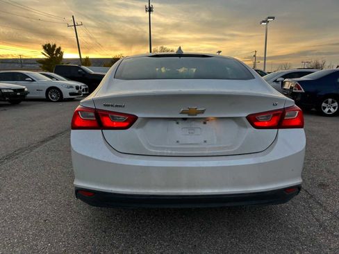 Used 2016 Chevrolet Malibu LT image 17