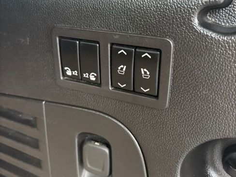 Used 2019 GMC Yukon XL SLT image 34