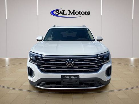 Used 2025 Volkswagen Atlas SEL AWD/4WD image 2