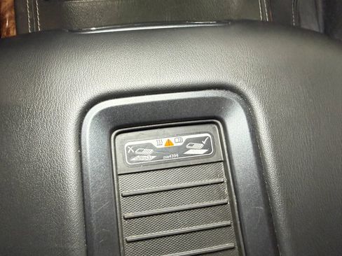 Used 2019 Chevrolet Suburban Premier image 33