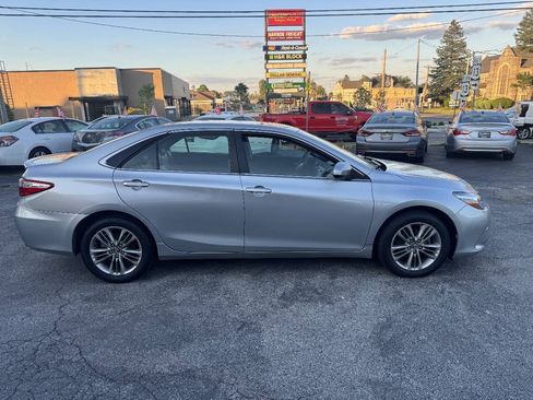 Used 2017 Toyota Camry SE FWD image 7