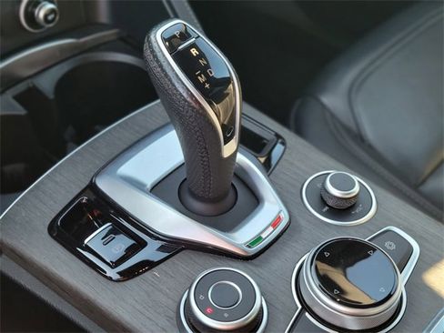 Used 2023 Alfa Romeo Stelvio Ti w/ Active Assist Plus Package image 30