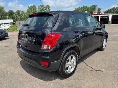Used 2020 Chevrolet Trax LS FWD image 5