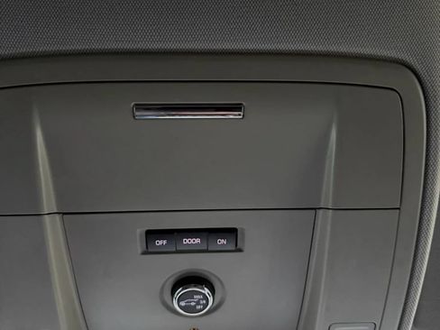 Used 2017 Chevrolet Suburban LT AWD/4WD image 19