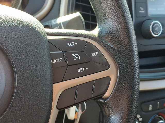 Used 2016 Jeep Cherokee Sport AWD/4WD image 8
