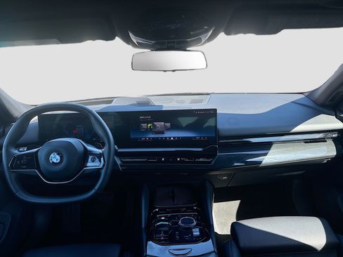 Used 2025 BMW 530i image 17