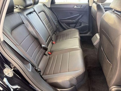 Used 2023 Volkswagen Jetta SE w/ Black Wheel Package image 28