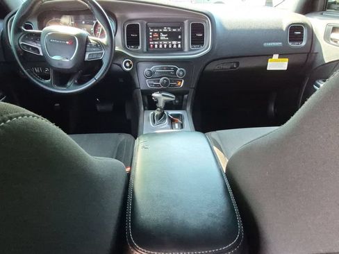 Used 2022 Dodge Charger SXT w/ Driver Convenience Group RWD image 15