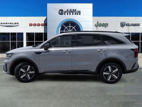Used 2022 Kia Sorento EX w/ Panoramic Sunroof Package FWD image 10