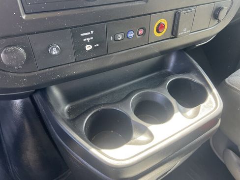 Used 2021 Chevrolet Express 2500 w/ Driver Convenience Package image 17