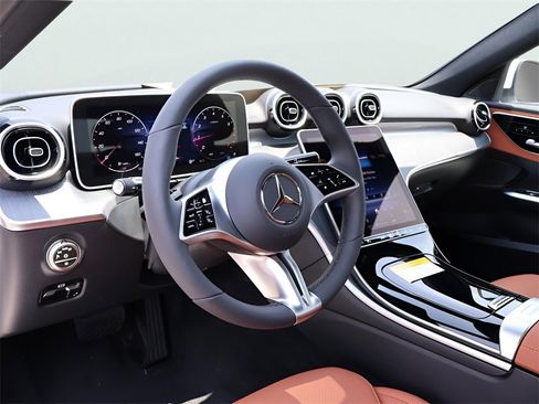 Used 2025 Mercedes-Benz C 300 4MATIC Sedan image 37