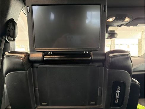 Used 2020 Chrysler Pacifica Limited w/ Advanced Safetytec Group FWD image 30