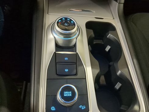 Used 2022 Ford Explorer XLT image 18