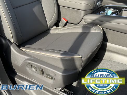 New 2026 Chevrolet Suburban Premier image 21