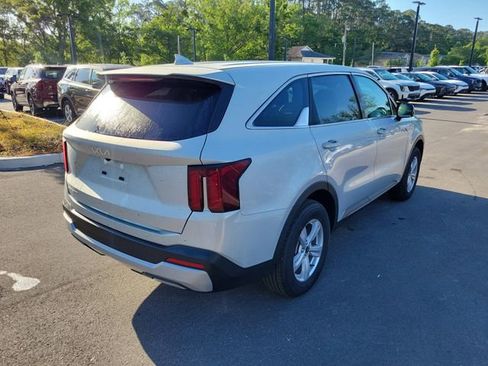 New 2026 Kia Sorento LX FWD image 2