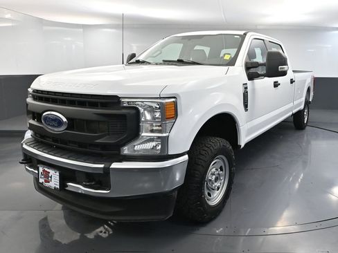 Used 2022 Ford F250 XL w/ Power Equipment Group image 12