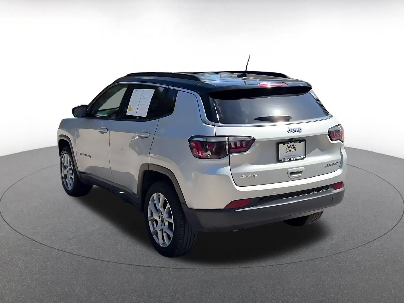 Used 2025 Jeep Compass Limited AWD/4WD image 10