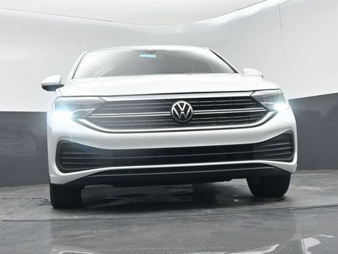 Used 2024 Volkswagen Jetta SE FWD image 44
