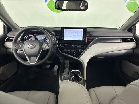 Used 2022 Toyota Camry XLE image 15
