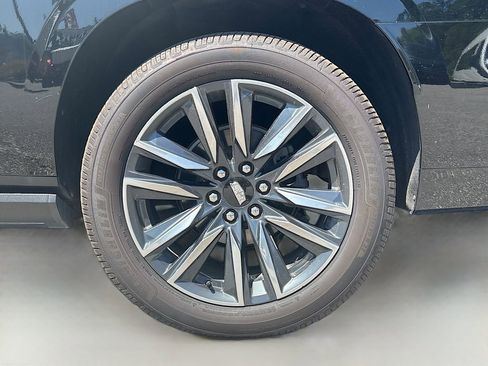 Used 2022 Cadillac Escalade ESV Sport Platinum AWD/4WD image 12