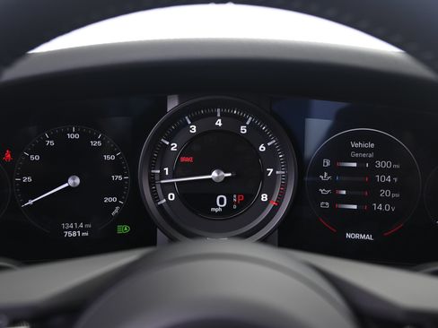 Used 2022 Porsche 911 Carrera S RWD image 33