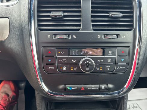 Used 2019 Dodge Grand Caravan GT FWD image 27