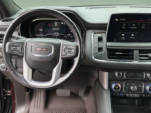 Used 2022 GMC Yukon XL SLT w/ SLT Premium Package AWD/4WD image 12