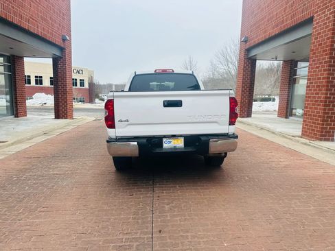 Used 2014 Toyota Tundra SR5 w/ SR5 Upgrade Package image 5