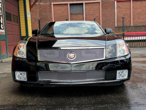 Used 2005 Cadillac XLR RWD image 13